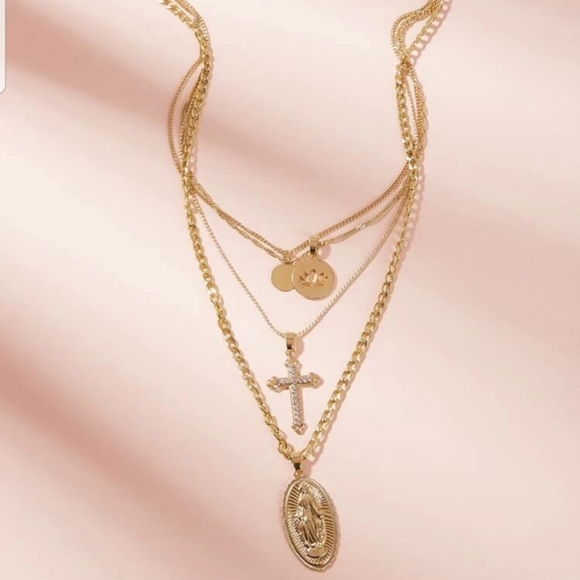 *Blanche* Cross and Medallion Layered necklace - Picture 2 of 3